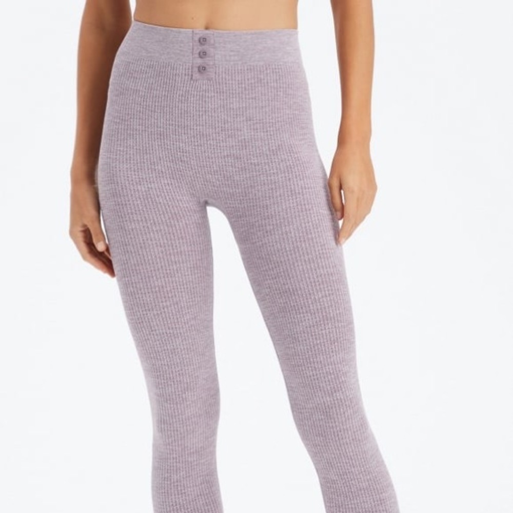 Fabletics 2 Piece Set - Picture 2 of 3